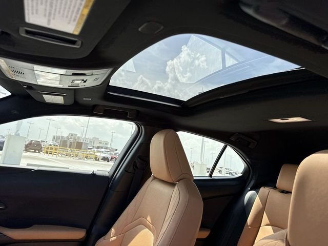 Certified Used 2025  Lexus 300h Premium image 22