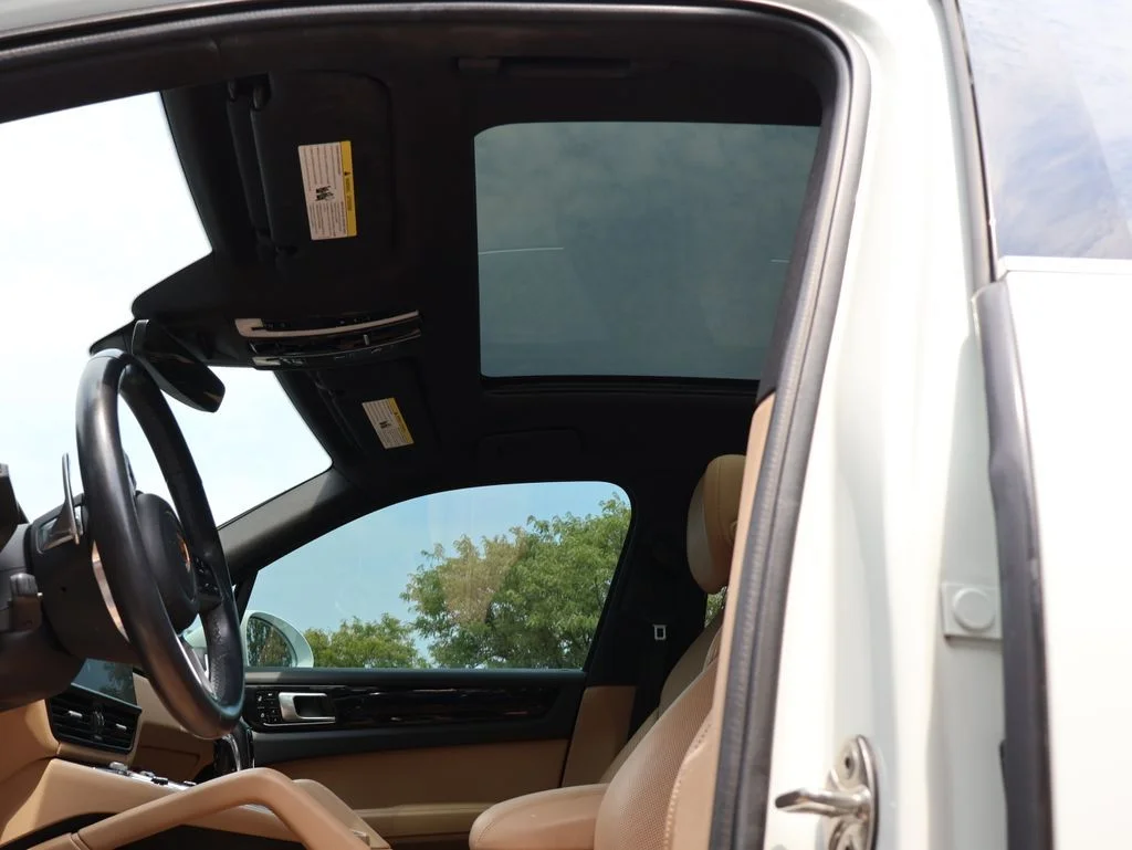 Used 2020 White Porsche  image 36