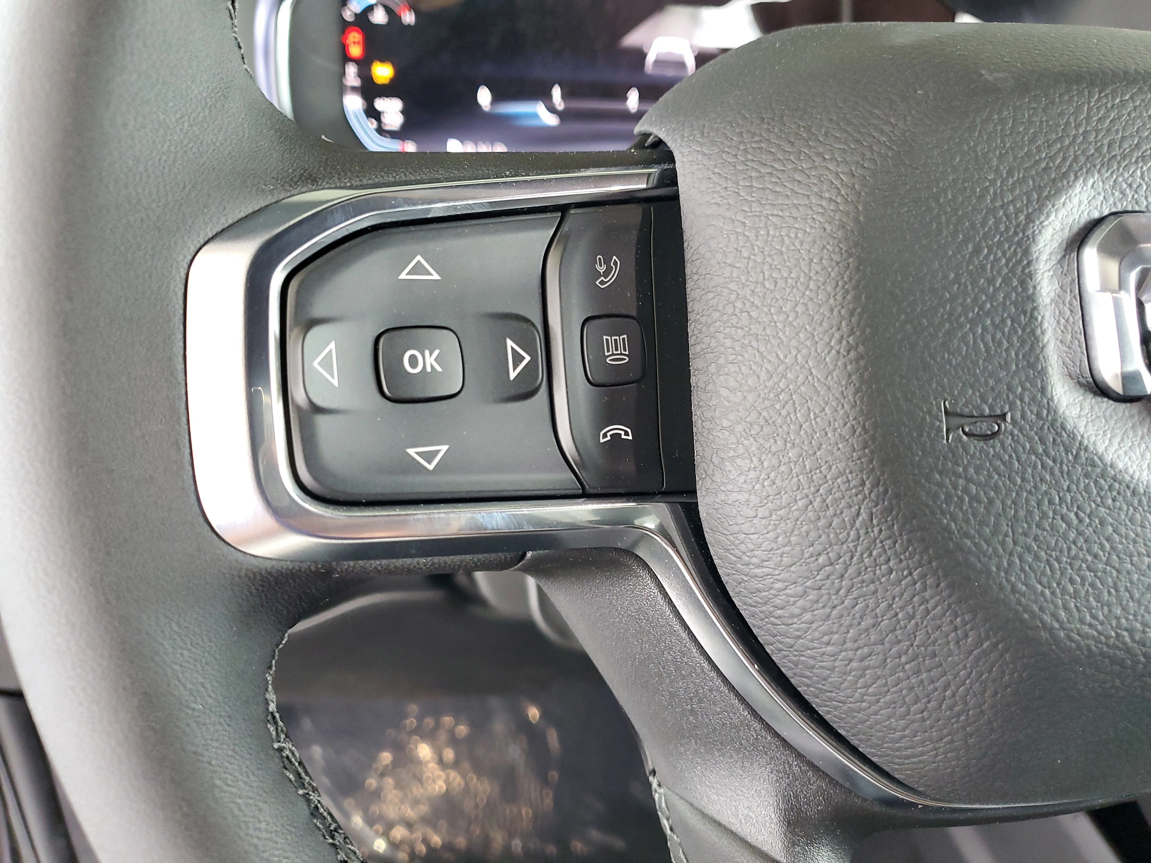 New 2026 Diamond Black Crystal Pearl-Coat Exterior Paint RAM Laramie image 23
