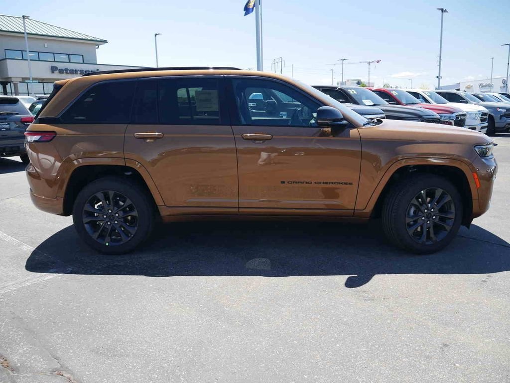 New 2026 Copper Shino Metallic Clear-Coat Exterior Paint Jeep Limited image 20