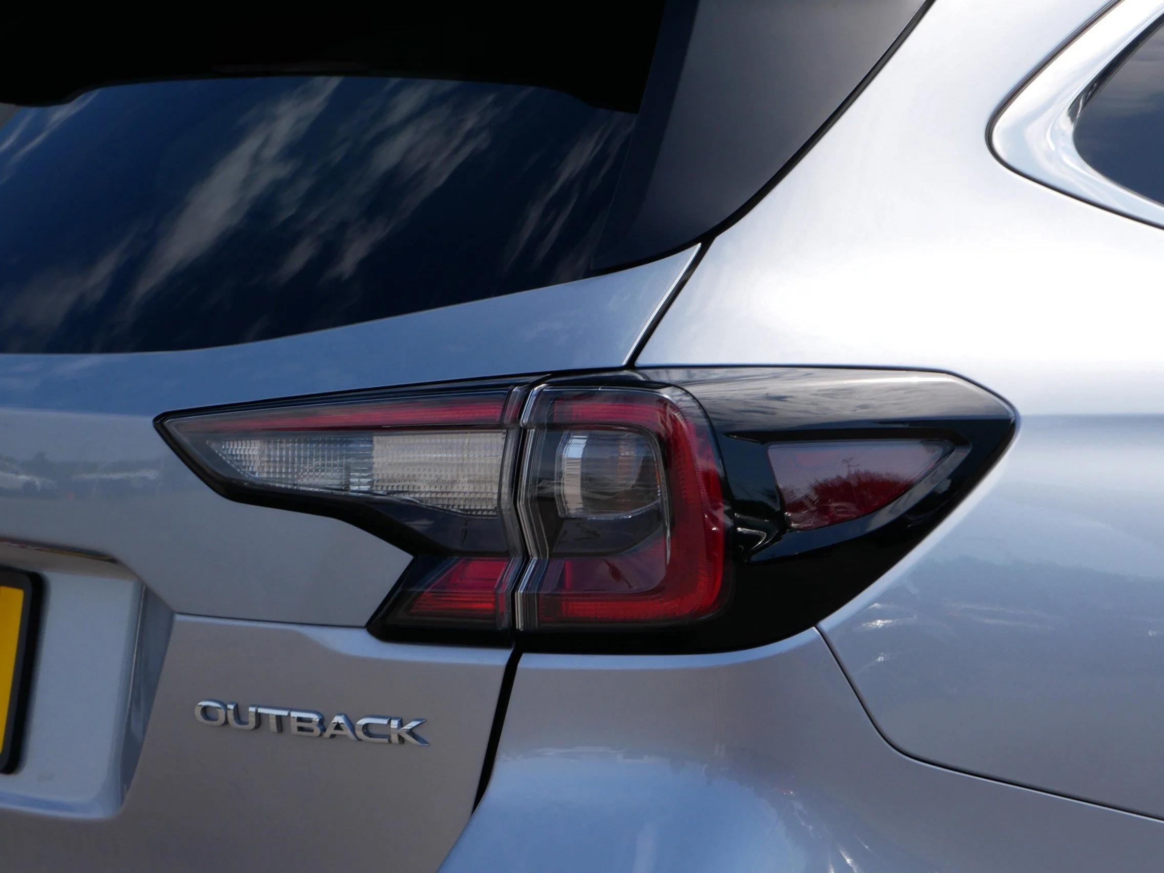 Used 2024 Ice Silver Metallic Subaru Limited image 17