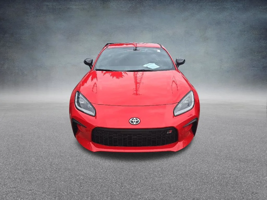 Used 2024  Toyota Premium image 3