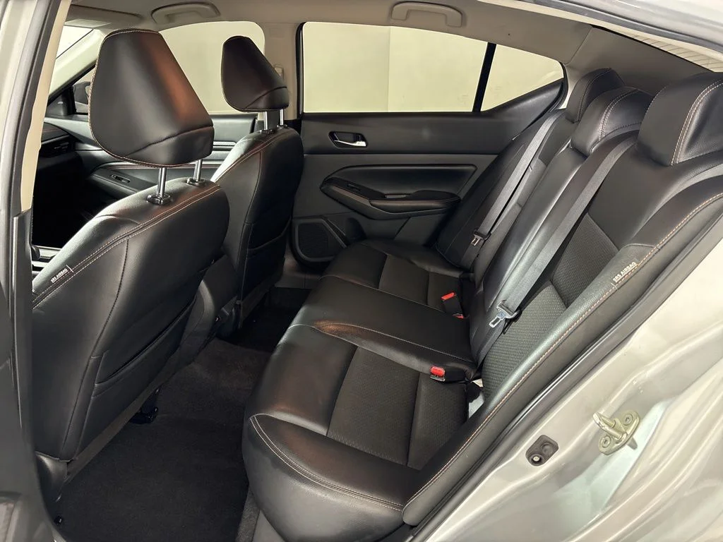 Used 2021 Silver Nissan 2.5 SR image 21