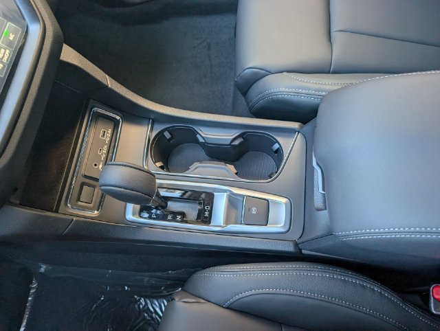 New 2027 CRYSTAL WHITE PEARL Subaru Premium 7-Passenger image 14