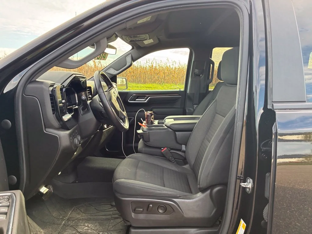 Used 2022 Black Chevrolet LT image 9