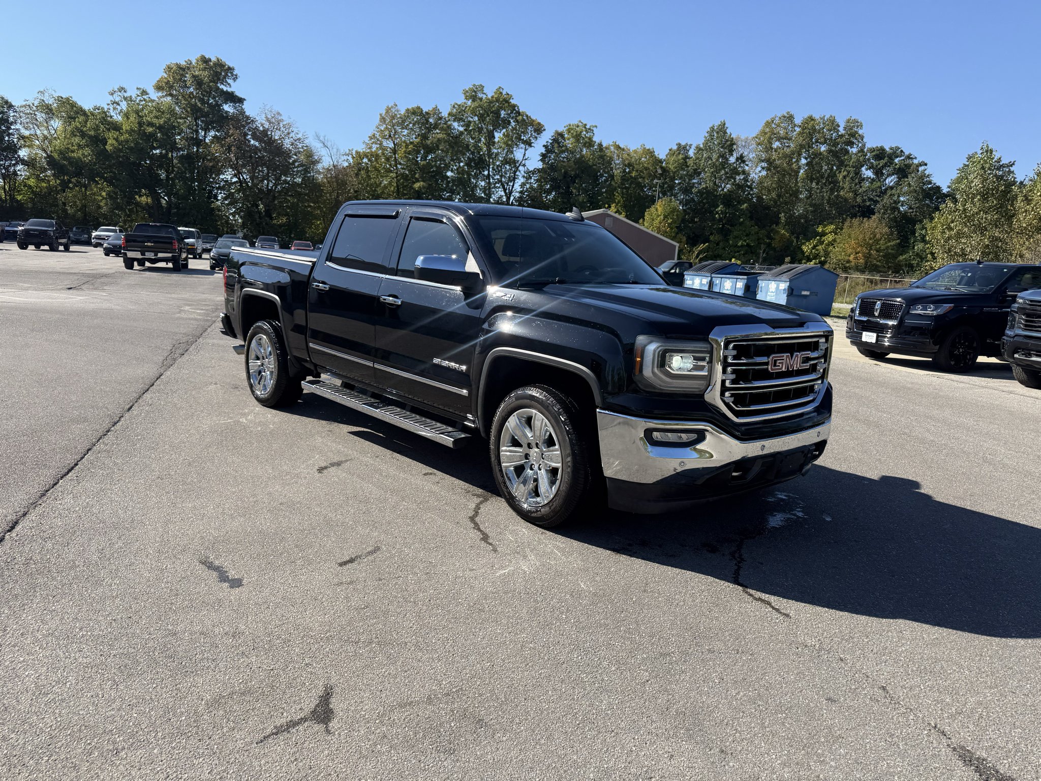 Used 2018 ONYX BLACK GMC SLT image 8