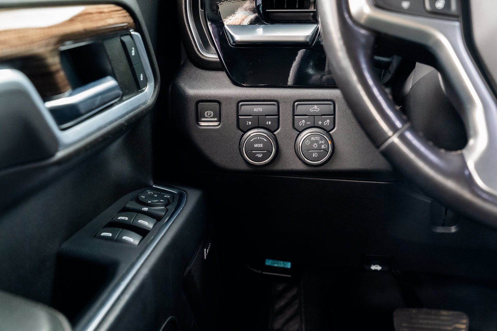 Used 2022 Gray Chevrolet RST image 28
