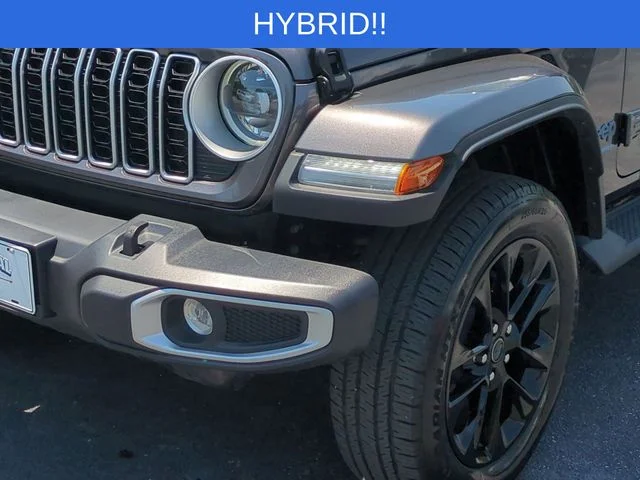 Used 2025 Gray Jeep Sahara 4xe image 9