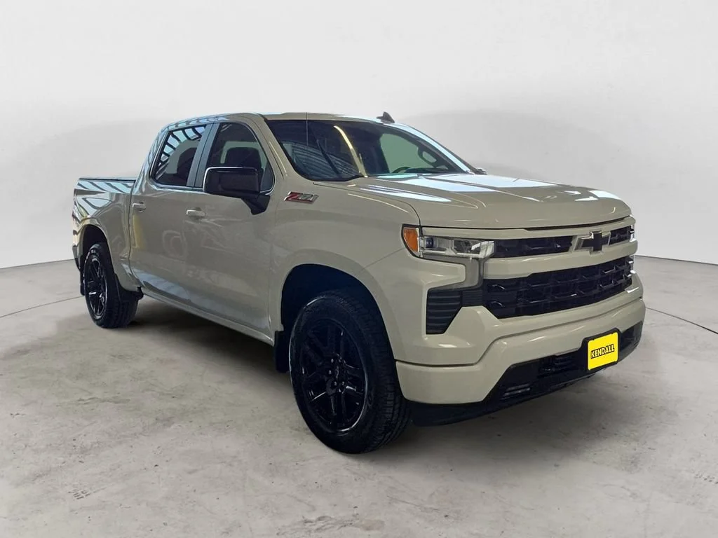 Used 2024 Summit White Chevrolet RST image 3