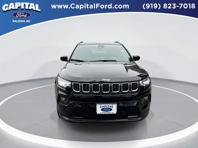 Used 2025 Black Jeep Latitude image 3