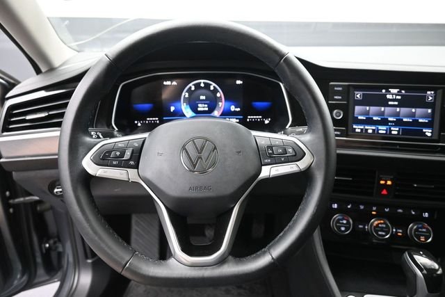 Used 2023 Platinum Gray Metallic Volkswagen 1.5T SE image 7