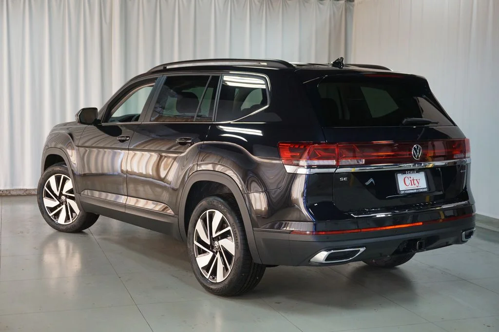 New 2026 Black Volkswagen 2.0T SE w/Technology image 8