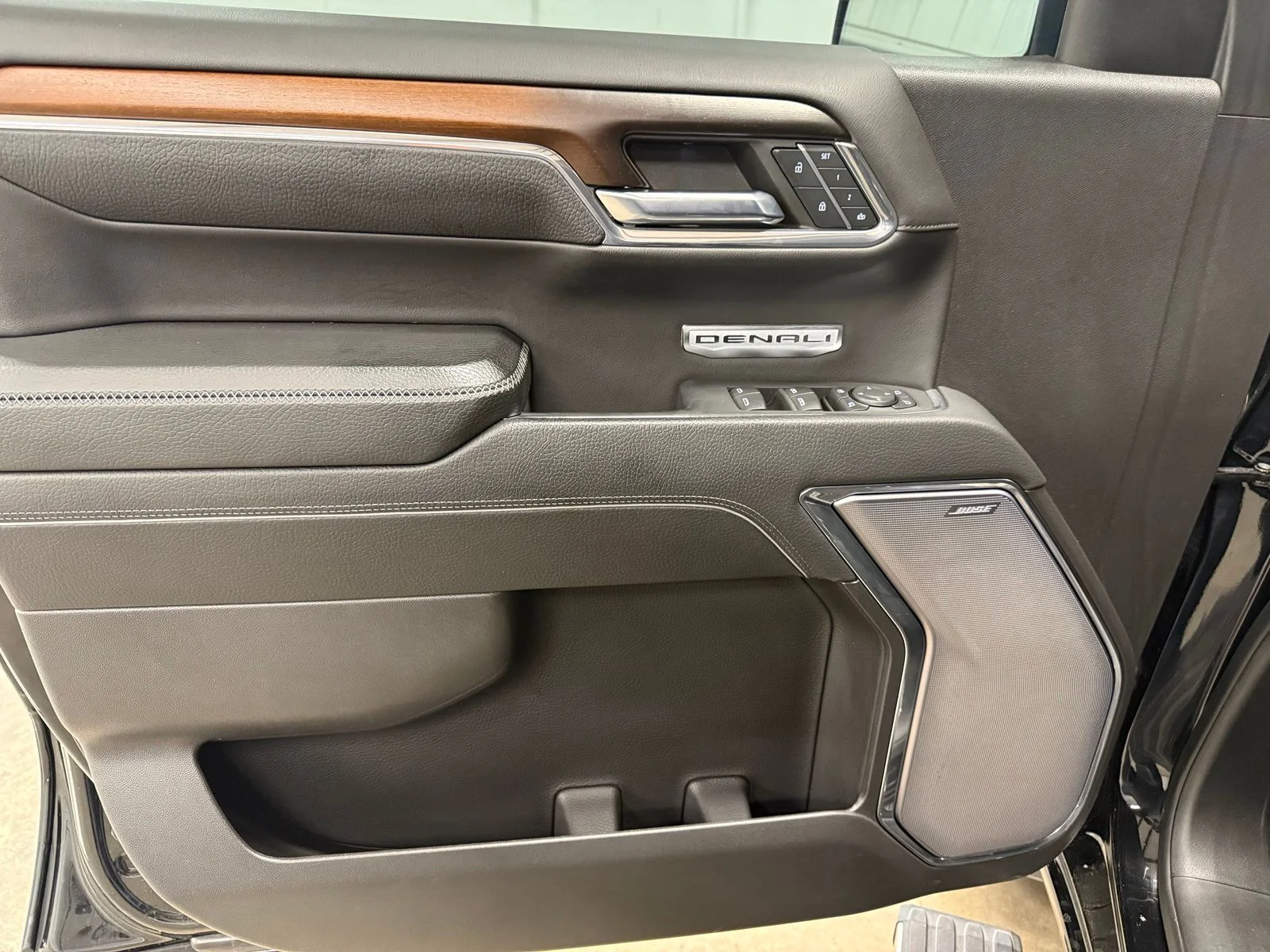 Used 2024 Black GMC Denali image 20