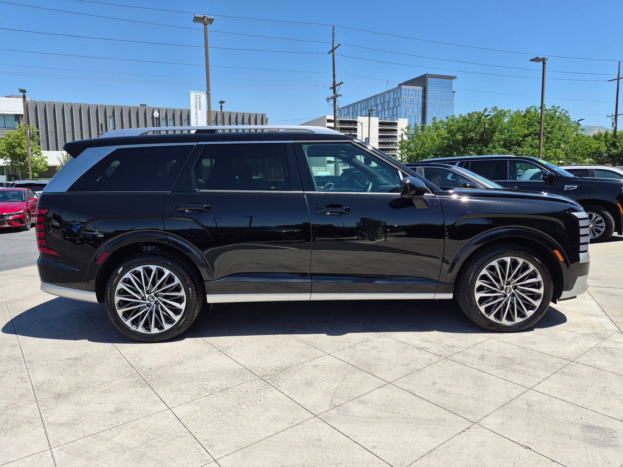 New 2026 Abyss Black Pearl Hyundai Calligraphy image 2