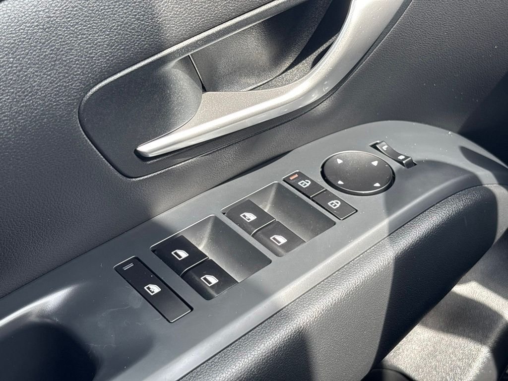 2025 Hyundai Tucson SE - Photo 25