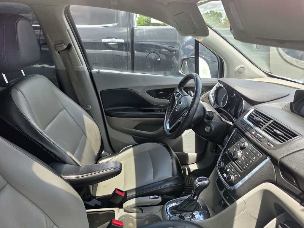 Used 2013 White Pearl Tricoat Buick Leather image 5