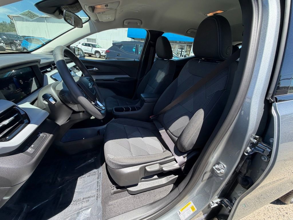 2027 Chevrolet Bolt LT - Photo 9
