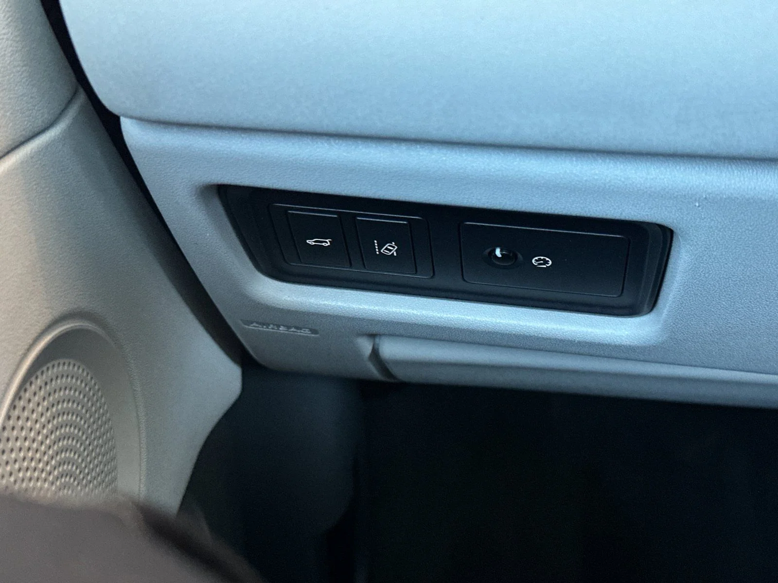 Used 2018  Land Rover HSE image 31