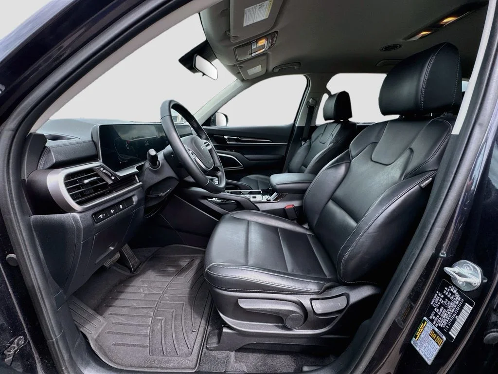 Certified Used 2025 Gray Kia LX image 21