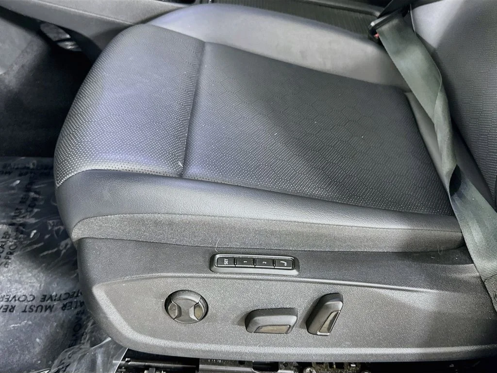 Used 2021 White Volkswagen Pro S image 20
