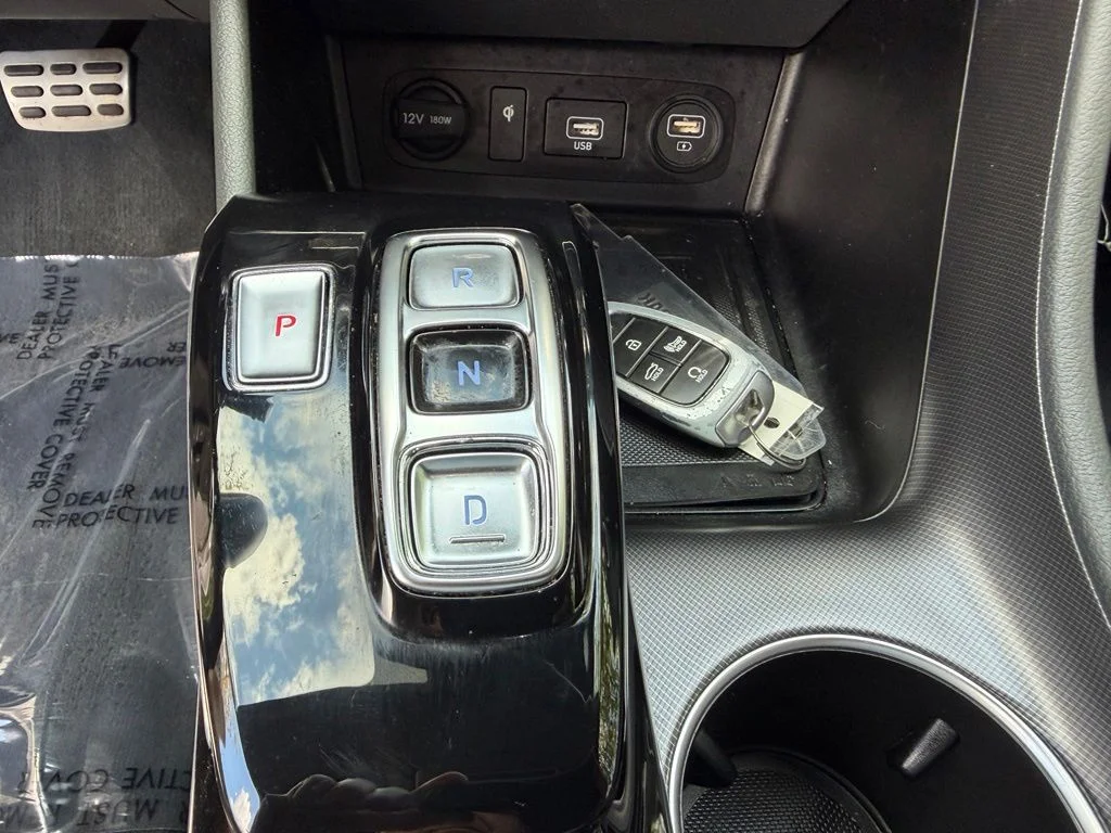 Used 2022 Shimmering Silver Hyundai SEL Plus image 25