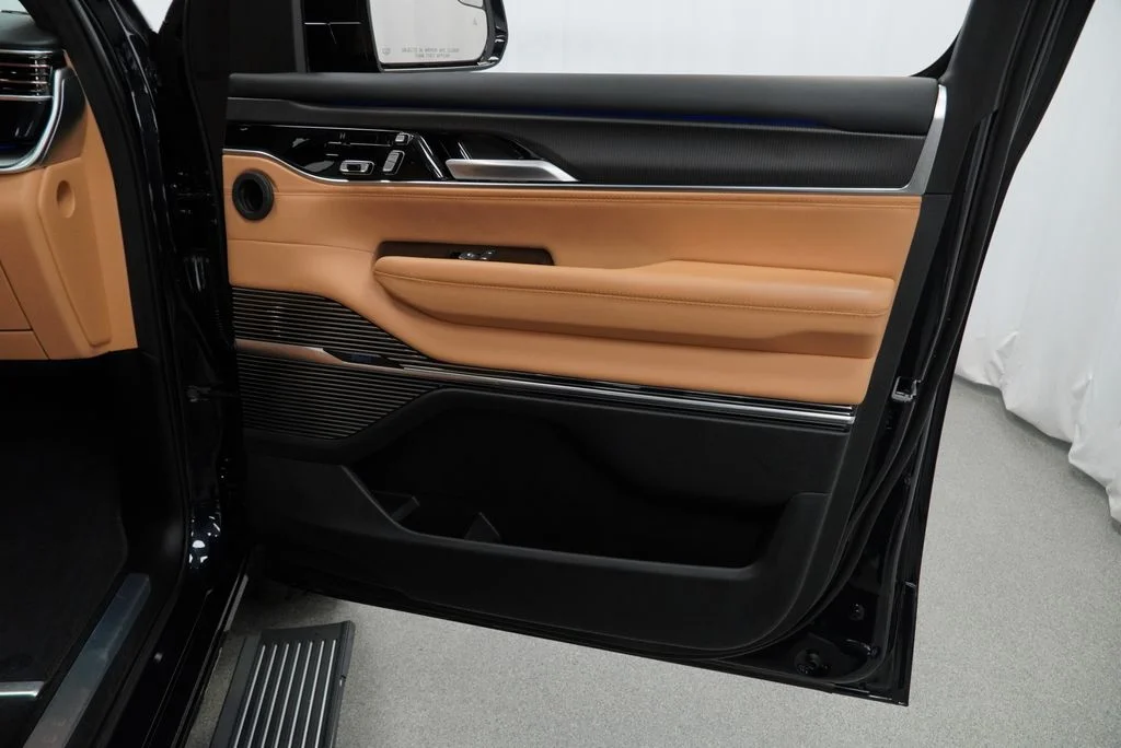 Used 2025 Black Jeep Series III Obsidian image 49