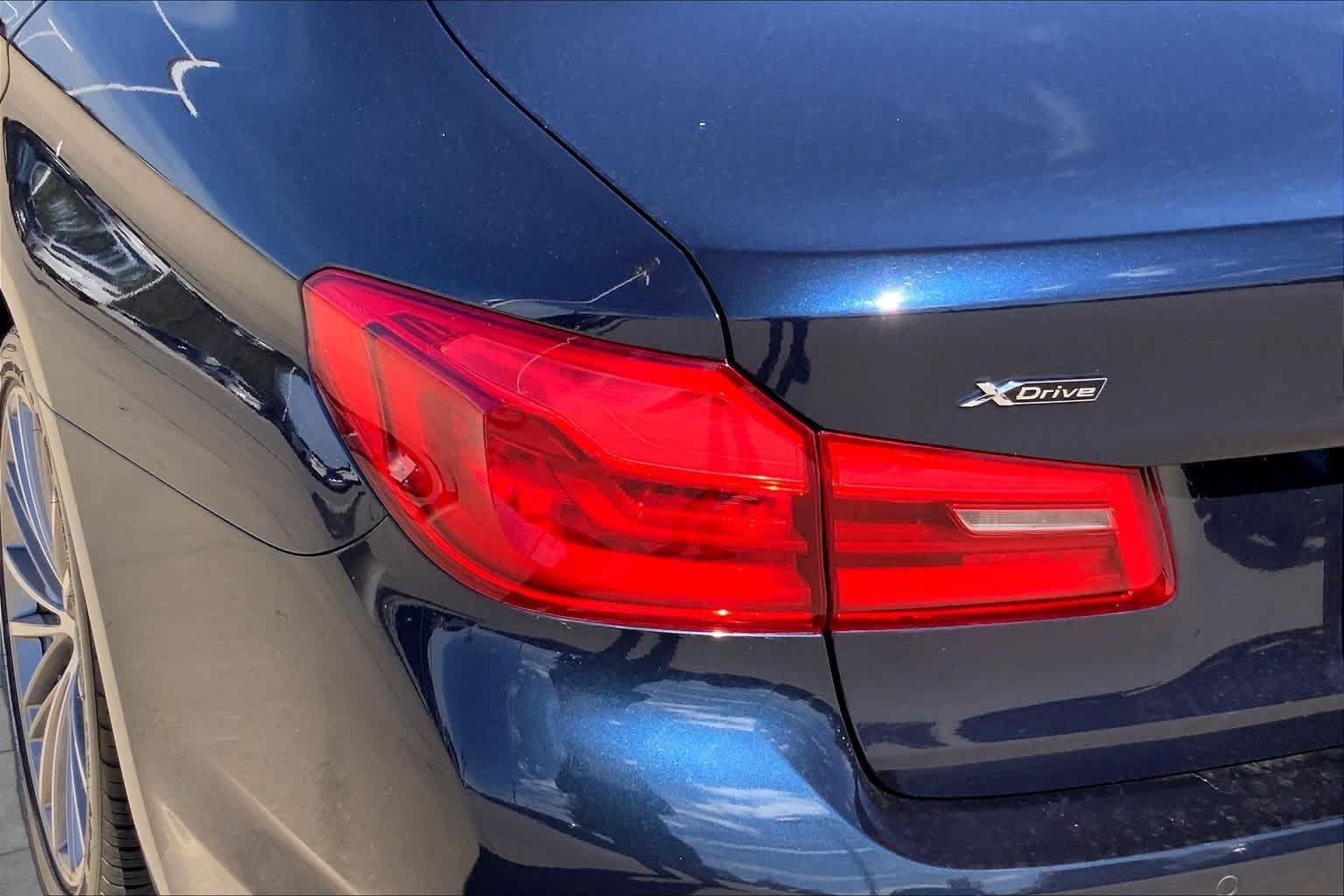 Used 2019 Imperial Blue Metallic BMW 530i xDrive image 28
