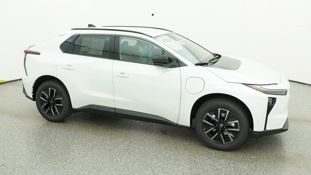 New 2026 Wind Chill Pearl Toyota XLE image 12