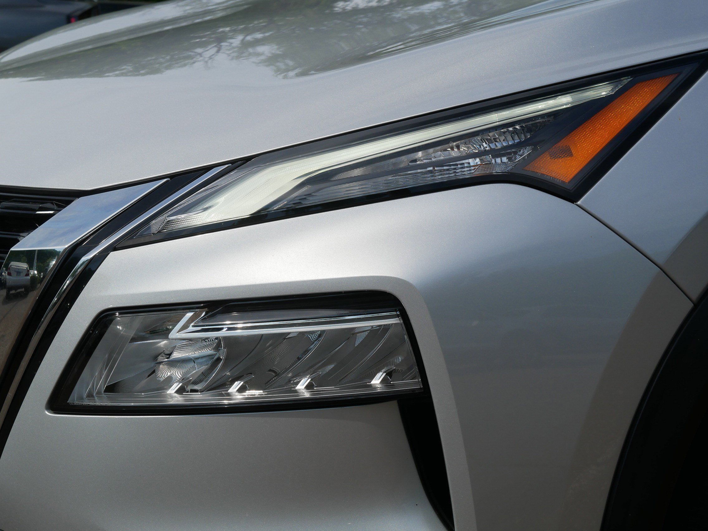 Used 2023 Brilliant Silver Metallic Nissan SV image 16