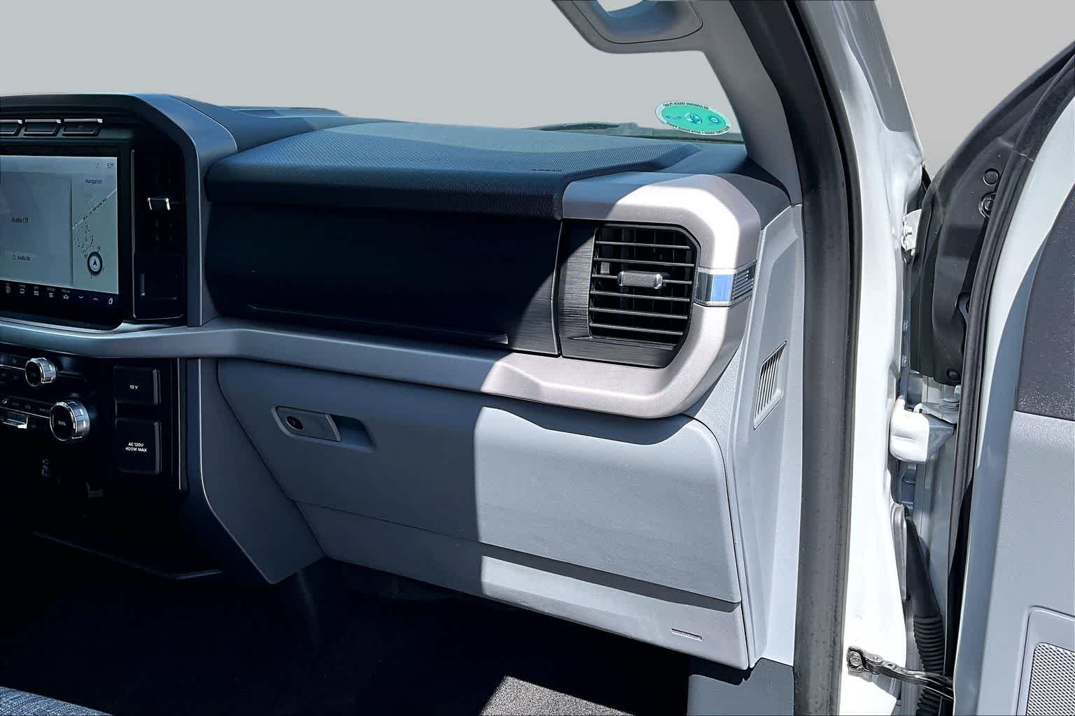 Used 2023 Avalanche Gray Ford XLT image 19