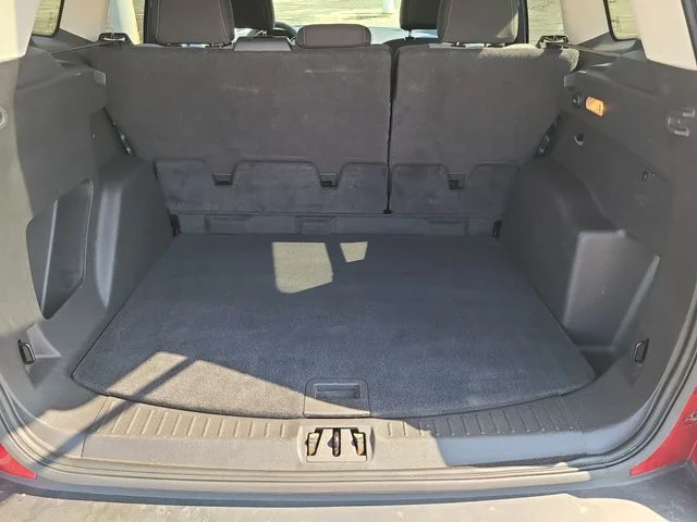 Used 2017 Red Ford SE image 16