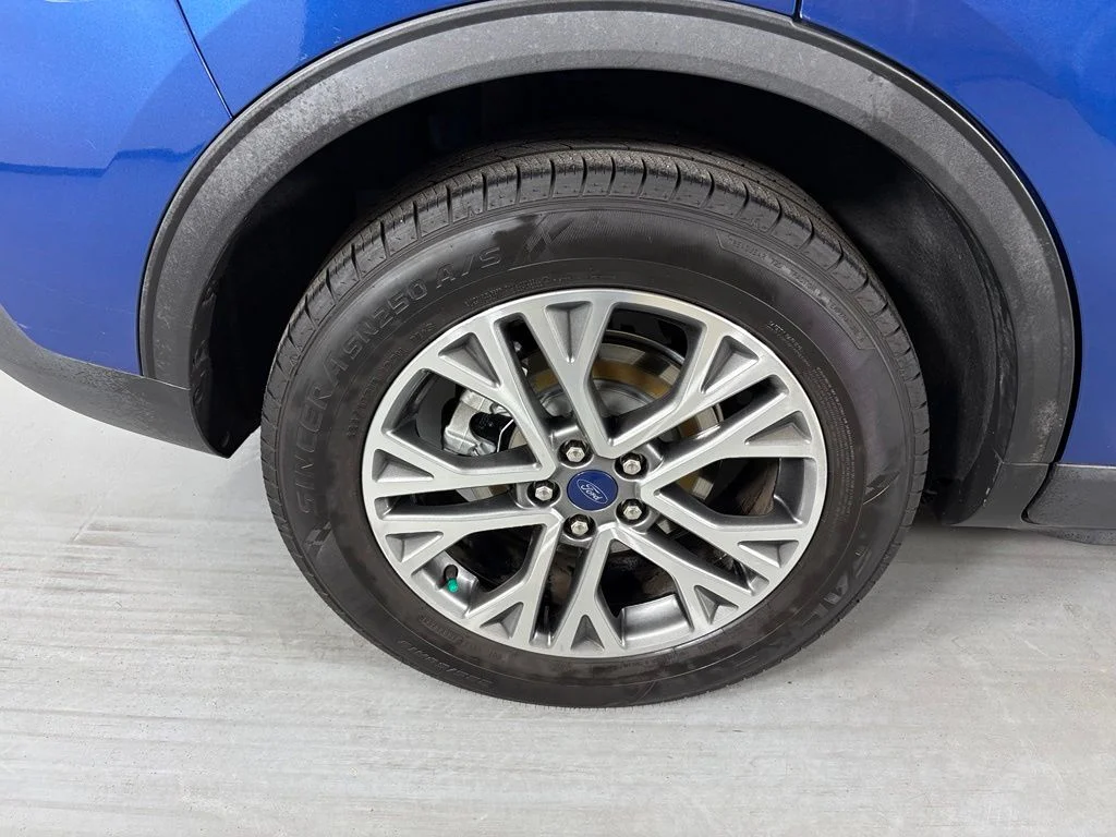Used 2022 Blue Metallic Ford SEL image 11