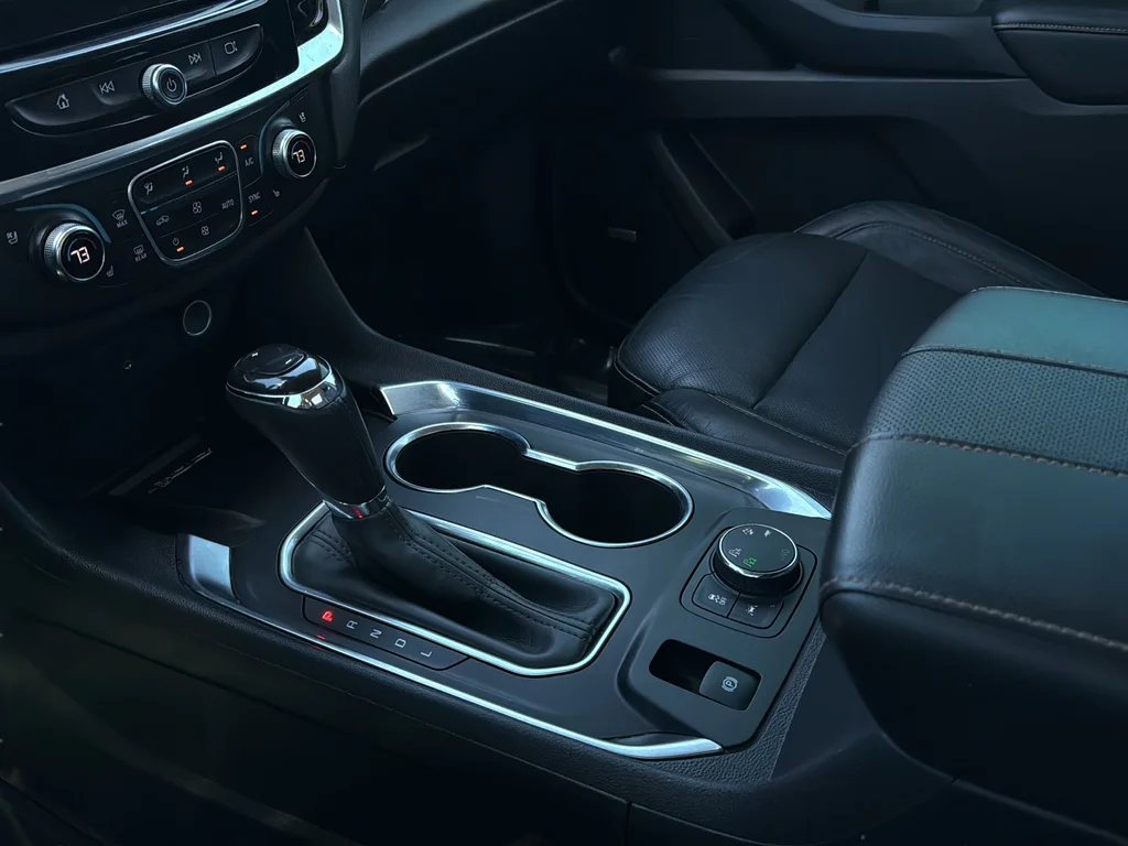 Used 2018 Mosaic Black Metallic Chevrolet Premier image 17