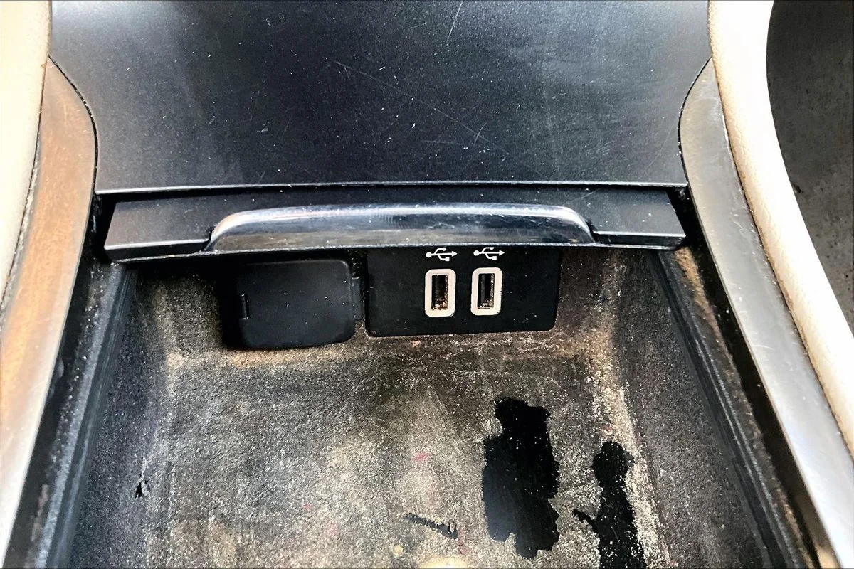Used 2019 Red Lincoln Standard image 16