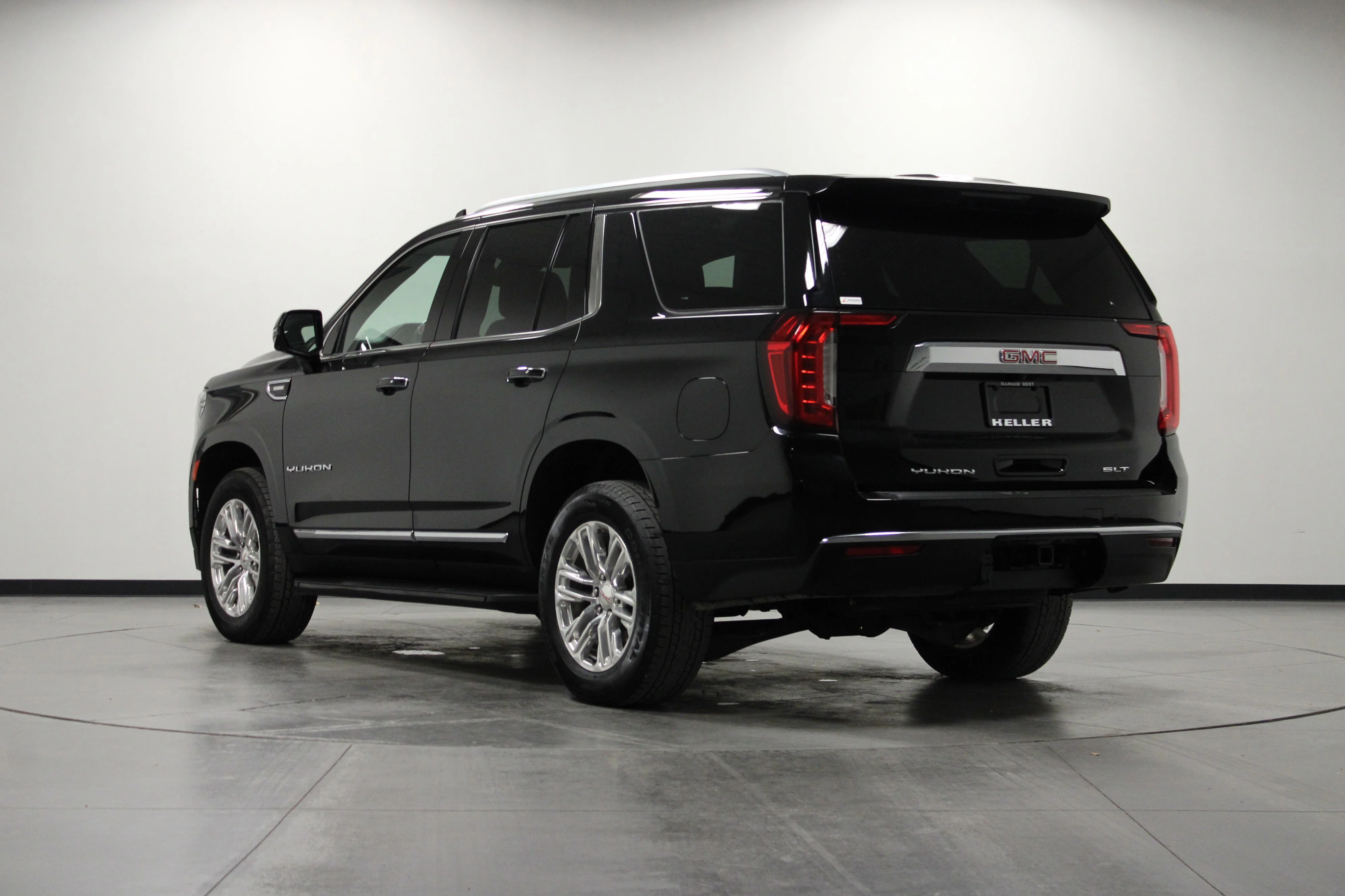 Used 2024 Onyx Black GMC SLT image 6