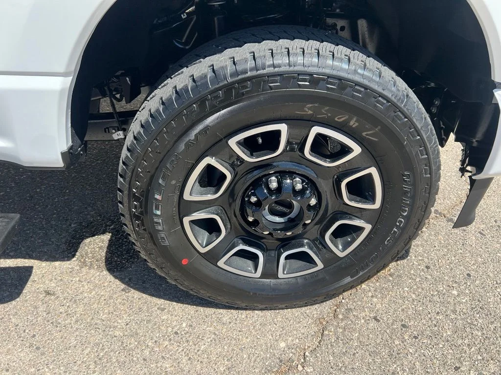 New 2026 Star White Metallic Tri-Coat Ford F-250® Platinum® image 29