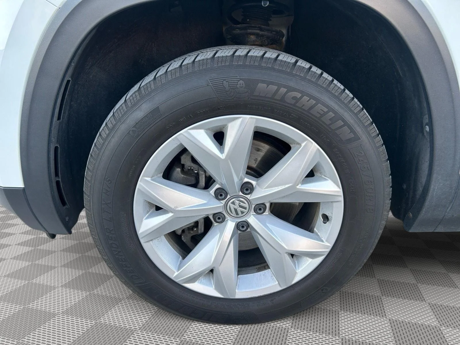 Used 2019 WHITE Volkswagen 3.6L V6 SE w/Technology image 23
