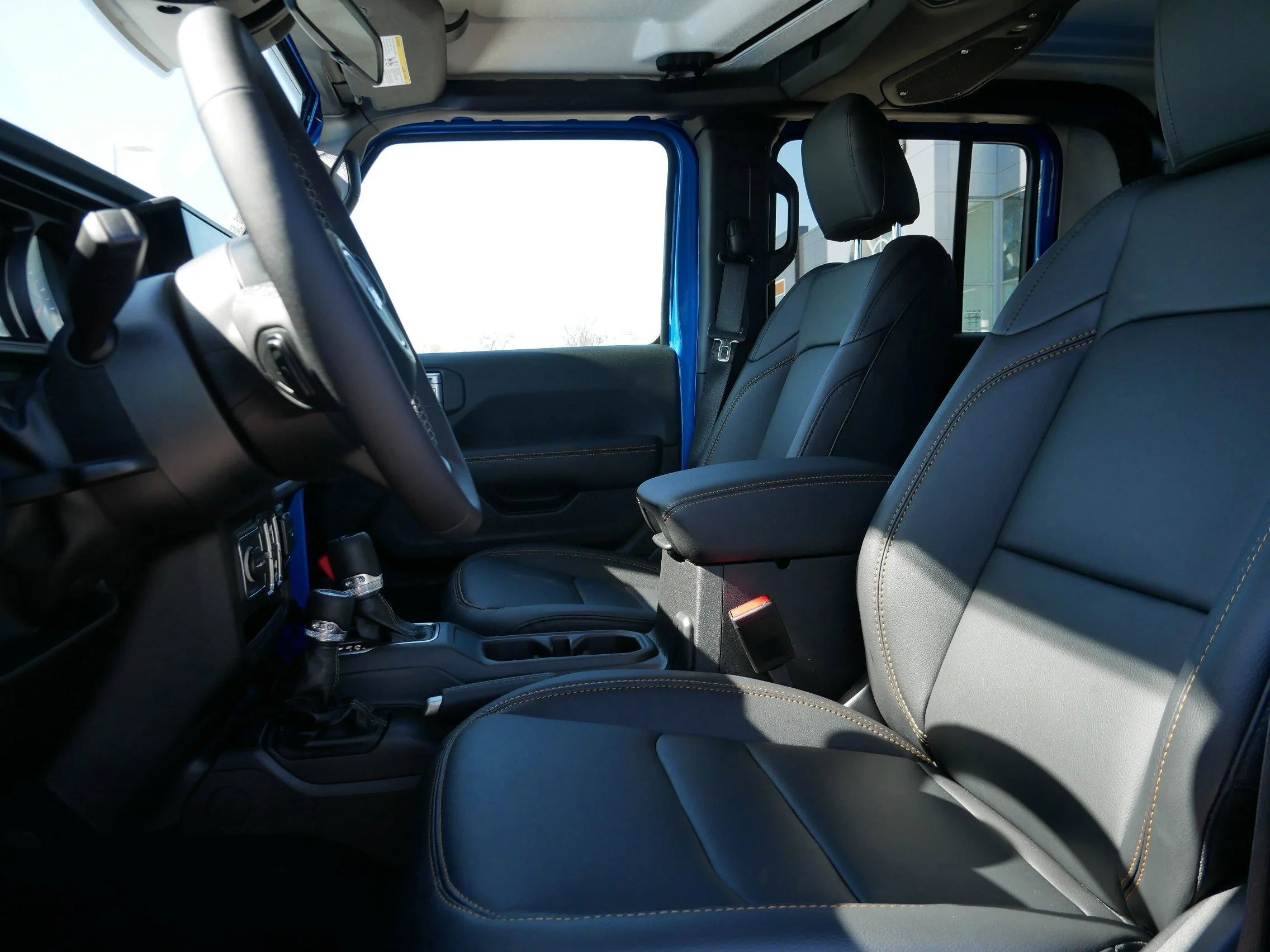 New 2026 Hydro Blue Pearl-Coat Exterior Paint Jeep Sahara image 9