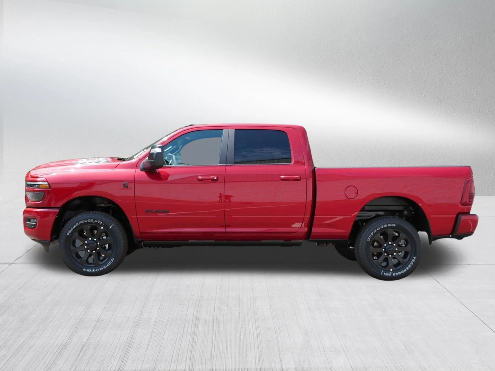 New 2026 Molten Red Pearl-Coat Exterior Paint RAM Laramie image 4