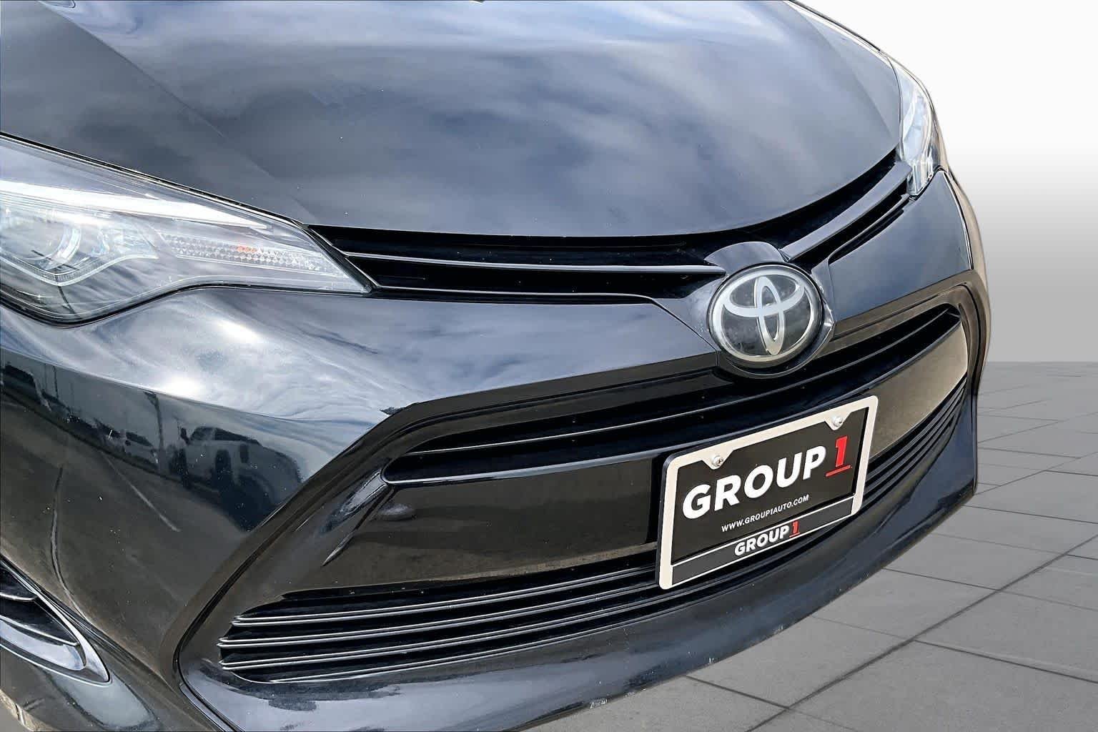 Used 2018 Black Sand Pearl Toyota LE image 28