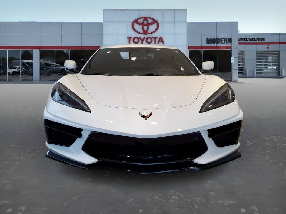 Used 2025 Arctic White Chevrolet 2LT image 9