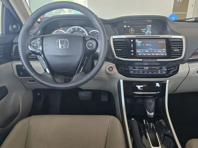 Certified Used 2016 Champagne Frost Pearl Honda EX-L image 15