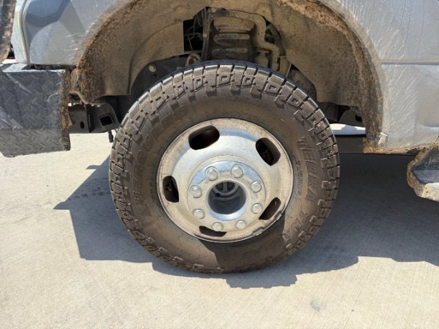 Used 2022 Gray Ford XL image 10