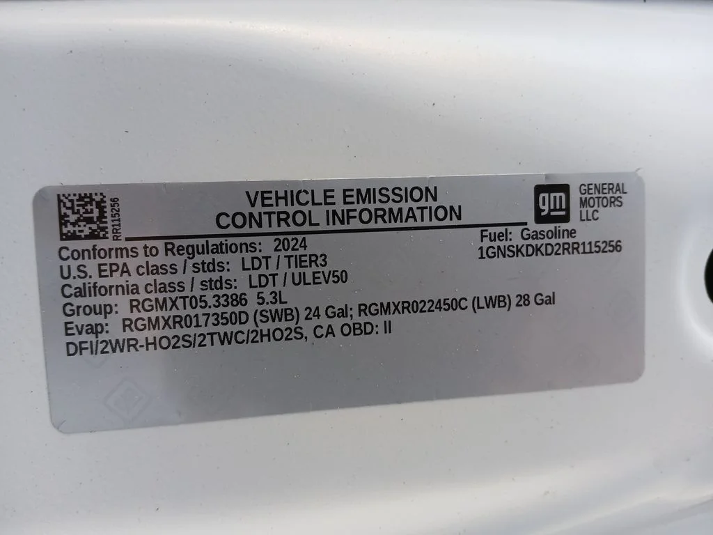 Used 2024 White Chevrolet Z71 image 35