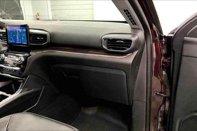 Used 2023 Jewel Red Metallic Tinted Clearcoat Ford Limited image 19
