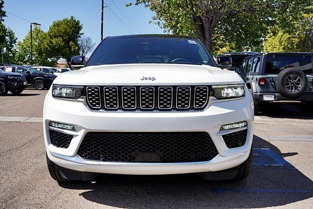Certified Used 2024 White Jeep Summit image 4