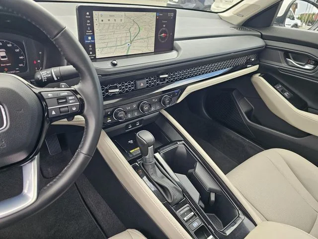 Used 2023 White Honda Touring image 34