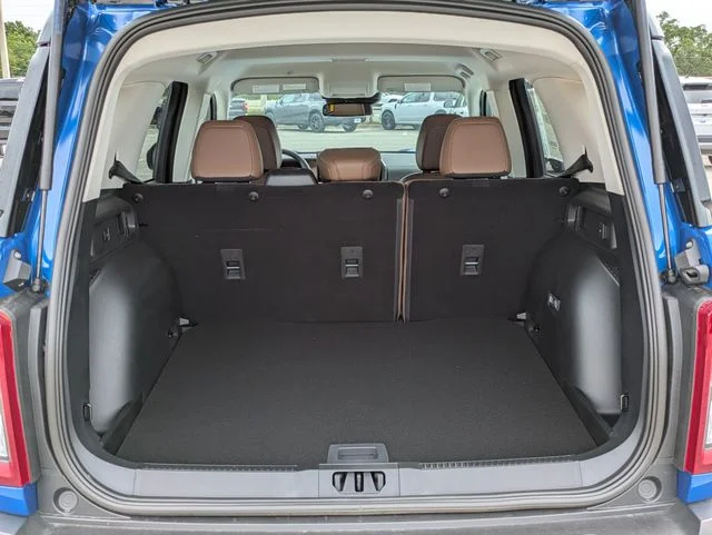 New 2026 Velocity Blue Metallic Ford Outer Banks® image 13