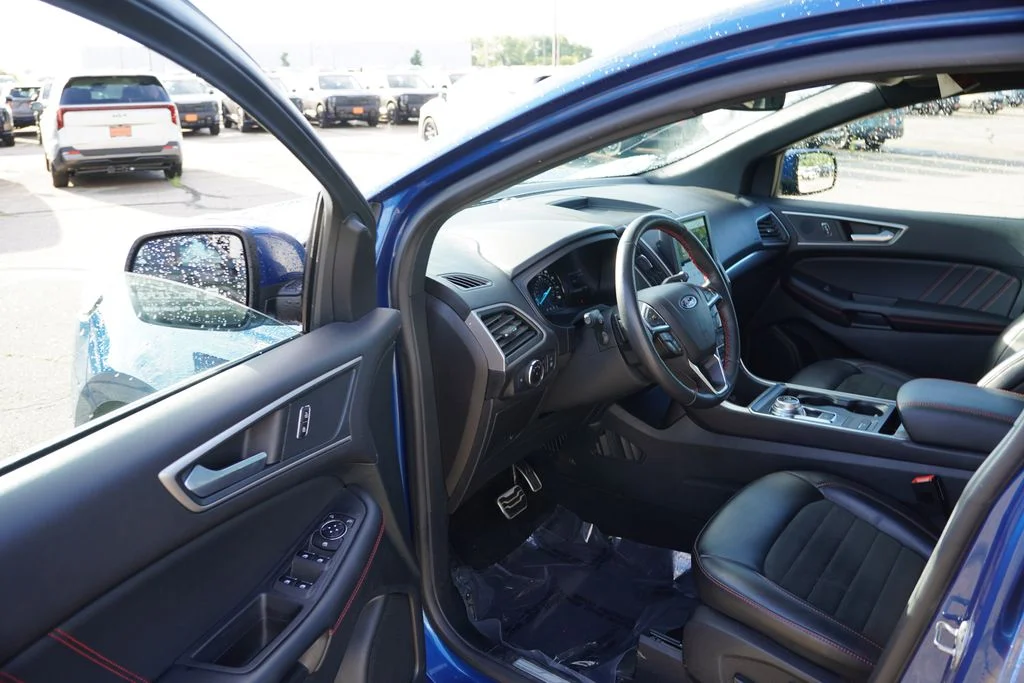 Used 2023 Atlas Blue Metallic Ford ST Line image 15