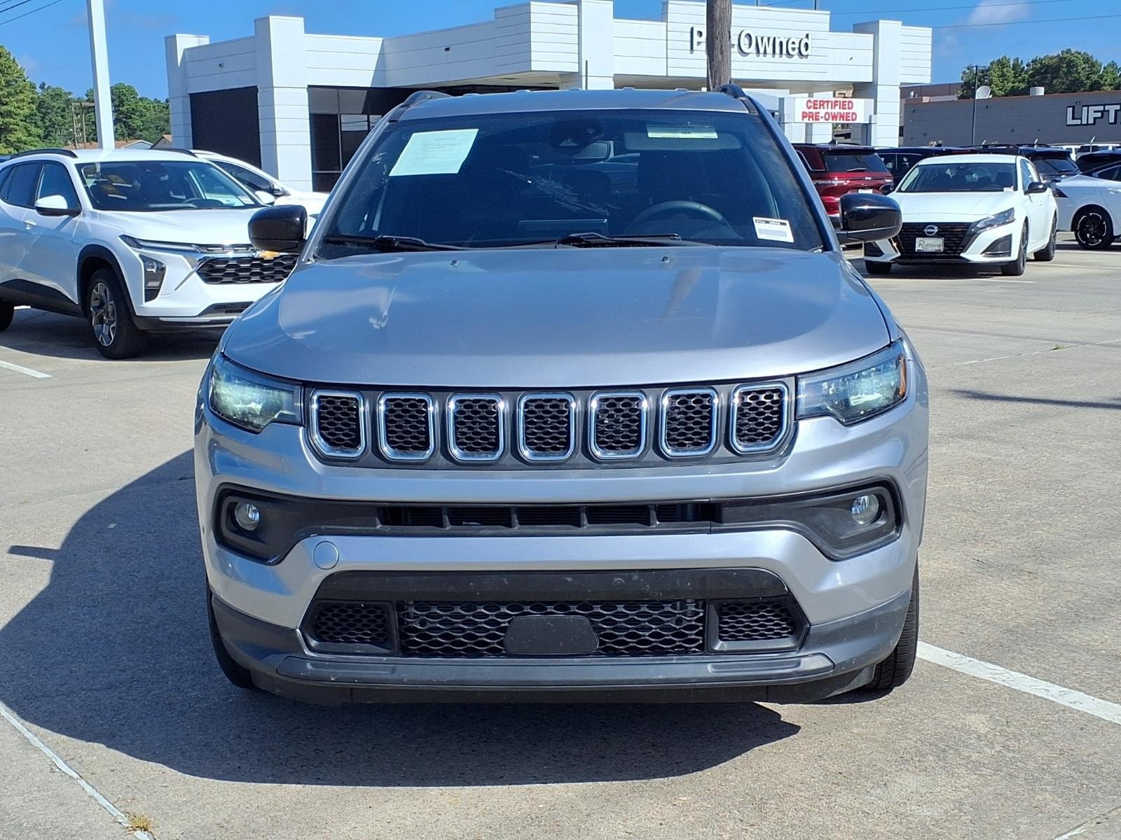 2024 Jeep Compass Latitude Silver at Robbins Nissan